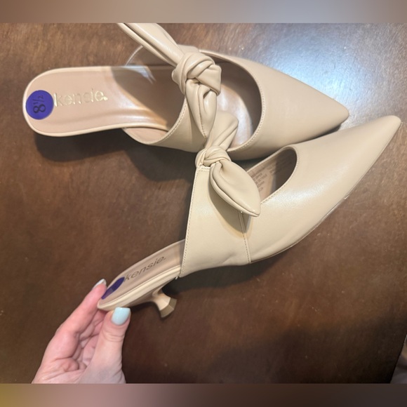 Women’s Beige Bow Pointed-Toe Mules - Picture 2 of 3